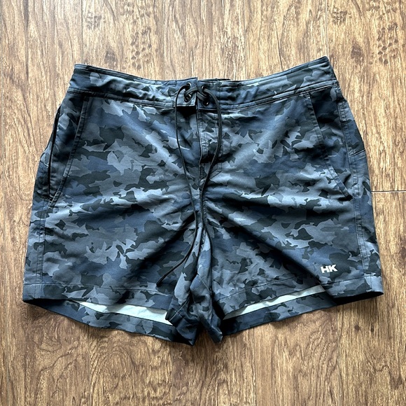 HUMANKIND  Boardshort 5” in Black Camo, Size Large, swim bottoms, gym shorts - Picture 4 of 10